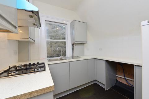 2 bedroom flat to rent, Priory Road, South Hampstead, London NW6