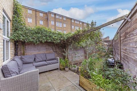 3 bedroom apartment for sale, Cadogan Close, London E9