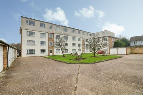 2 bedroom flat to rent, Grove Court, Westcliff-on-sea, SS0
