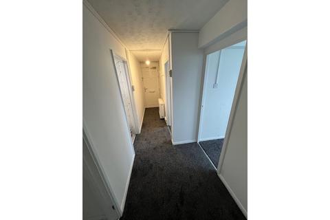 2 bedroom flat to rent, Selcroft Avenue, Quinton, Birmingham