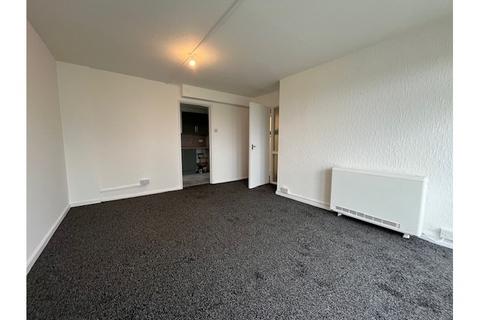 2 bedroom flat to rent, Selcroft Avenue, Quinton, Birmingham