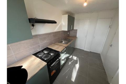 2 bedroom flat to rent, Selcroft Avenue, Quinton, Birmingham