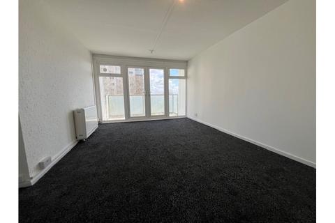 2 bedroom flat to rent, Selcroft Avenue, Quinton, Birmingham