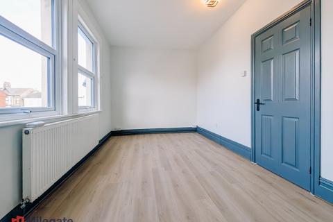 1 bedroom flat to rent, York Road, Southend-On-Sea SS1