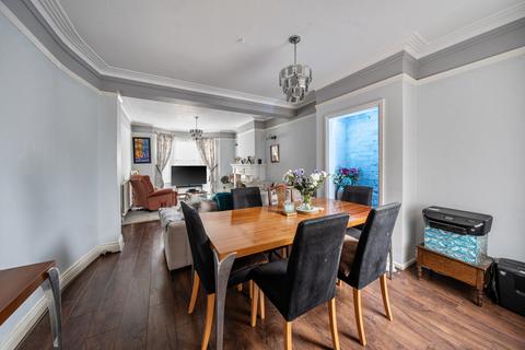 4 bedroom detached house for sale, Kirby Road, Bedfordshire LU6