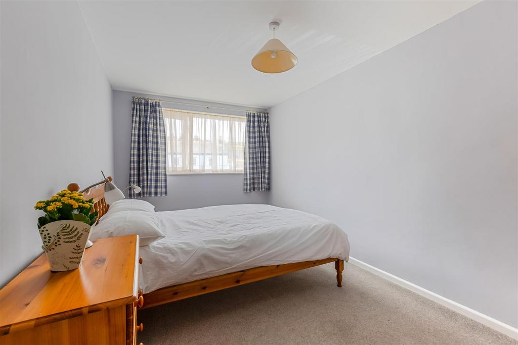 Bedroom 1.jpg