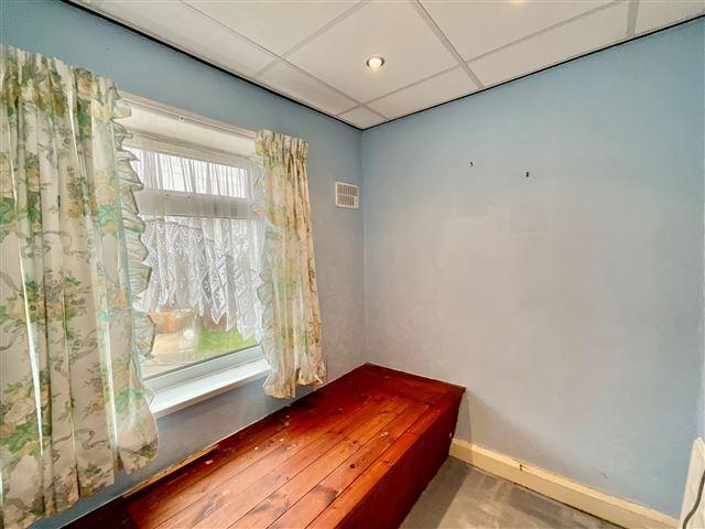 Office/ Dressing room