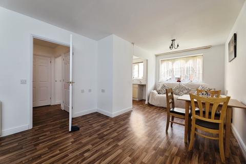 1 bedroom flat for sale - Regarth Avenue, Romford, RM1