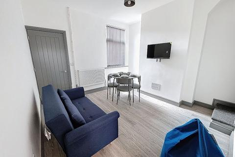 3 bedroom terraced house to rent, Victoria Street, Stoke-on-Trent, Basford