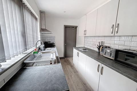 3 bedroom terraced house to rent, Victoria Street, Stoke-on-Trent, Basford
