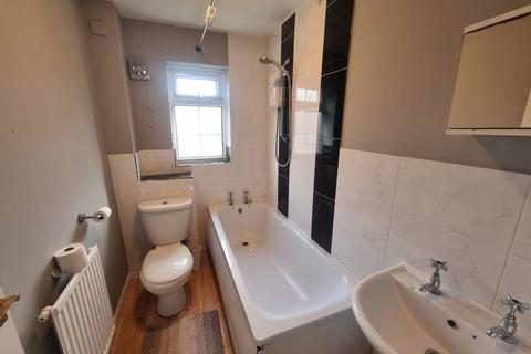 2 bedroom terraced house to rent, Brindlefields Way, Tipton, DY4 7XL