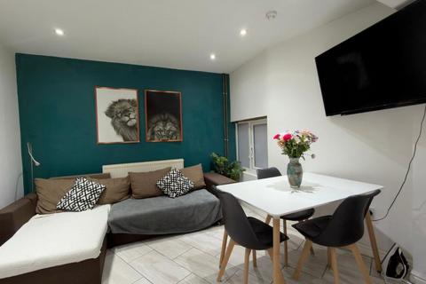undefined, Room to Rent - Upper Parliament Street