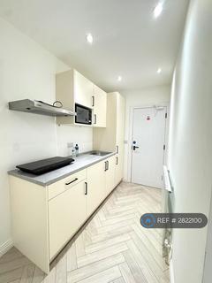 Studio to rent, Streatfield Road, Harrow, HA3