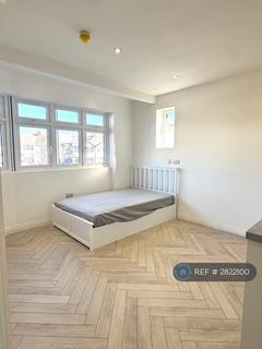 Studio to rent, Streatfield Road, Harrow, HA3