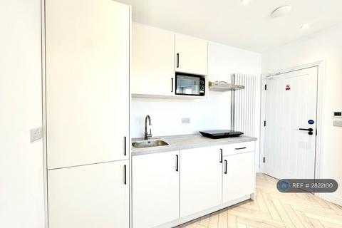 Studio to rent, Streatfield Road, Harrow, HA3