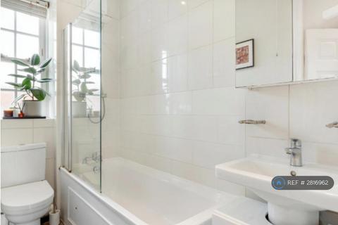 2 bedroom flat to rent, The Square, London, W6