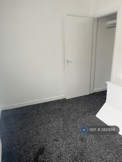 Box Bedroom