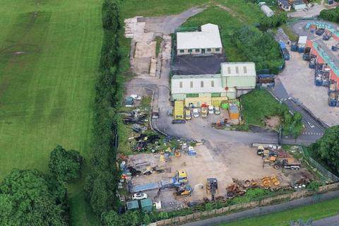 Warehouse to rent - Ash Rd Manchester M43 6QU
