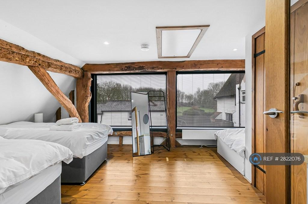 Triple Bedroom