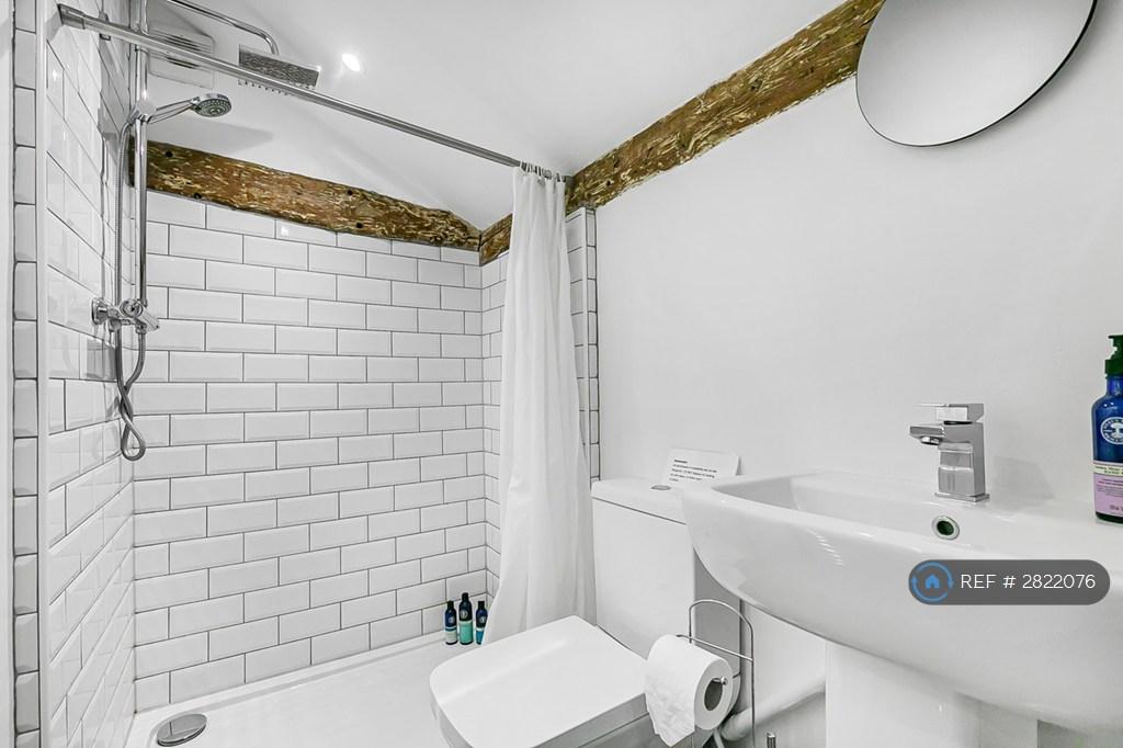 Third Bedroom En-Suite