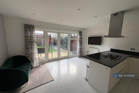 3 bedroom terraced house to rent, Wilkes Close, London, NW7