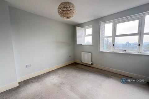 3 bedroom terraced house to rent, Wilkes Close, London, NW7