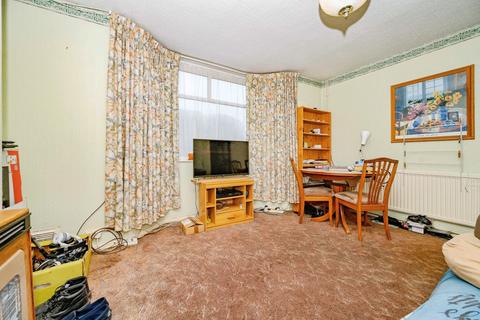 2 bedroom semi-detached house for sale, Runfold Avenue, Luton, Bedfordshire, LU3