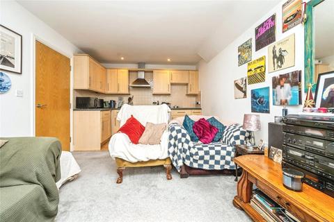 2 bedroom flat for sale, Emscote Road, Warwick, Warwickshire, CV34