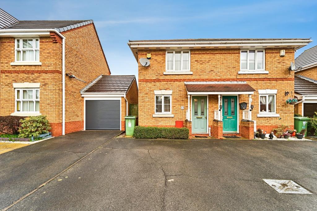 2 bedroom semi-detached house for sale
