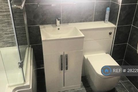 2 bedroom flat to rent, Hamilton Court, Blackpool, FY1