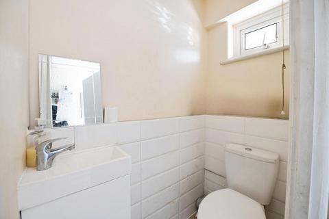5 bedroom semi-detached house for sale, Liphook Close, Hornchurch, RM12