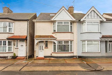 Richmond Avenue, Shoeburyness, Southend-on-Sea, Essex, SS3