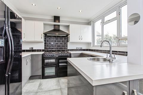 4 bedroom semi-detached house for sale, Richmond Avenue, Shoeburyness, Southend-on-Sea, Essex, SS3