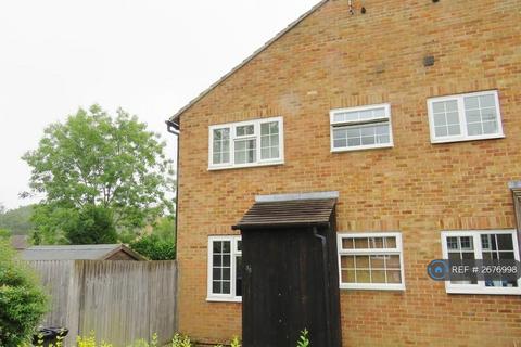 1 bedroom terraced house to rent, Maple Drive, East Grinstead, RH19