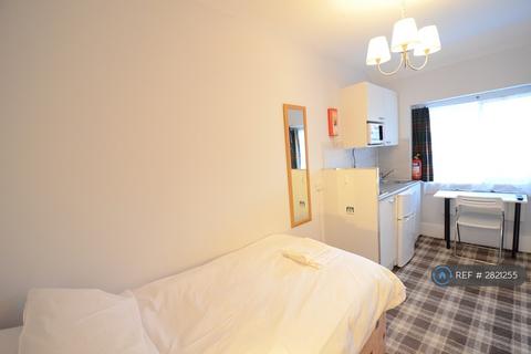 1 bedroom in a house share to rent - Gloucester Place, London, W1U