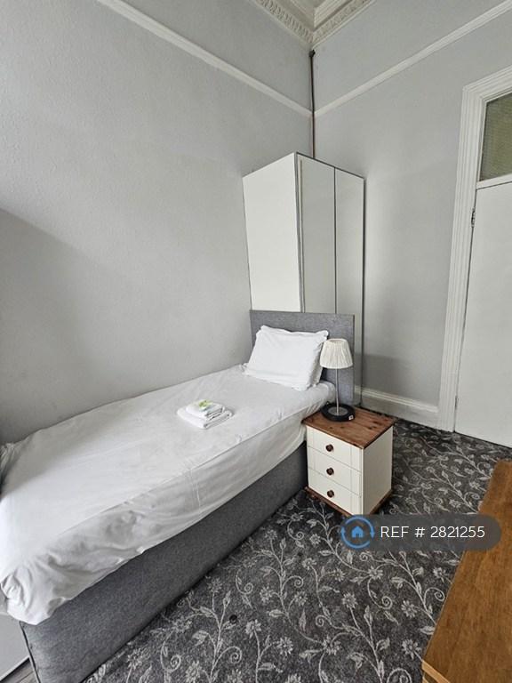 Short/Long Term Private Studio With Shared Toilet