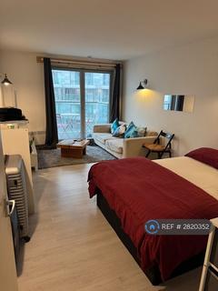1 bedroom in a house share to rent, Michigan Building, London, E14