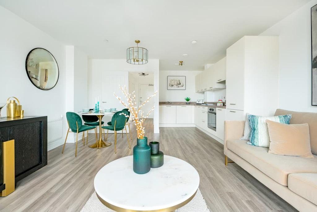 Open plan living/ kitchen/ dining