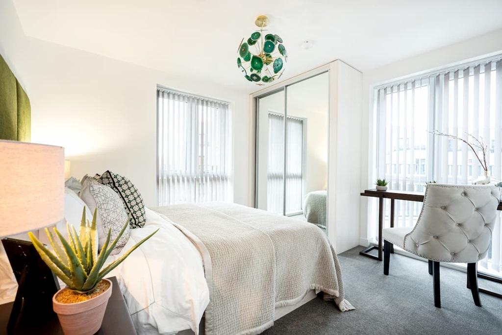 Beautiful bedroom 1 with space for a wardrobe