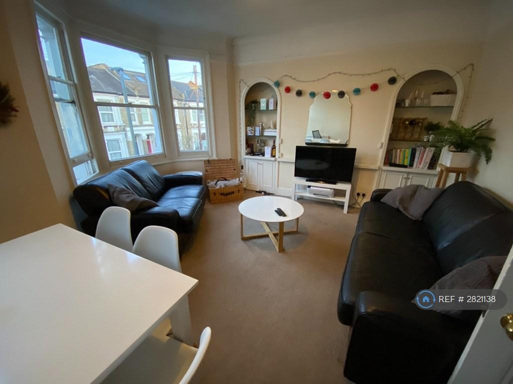 Bright Spacious Lounge
