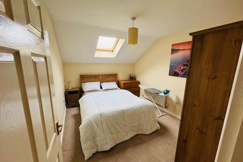 2 bedroom flat to rent, Iliffe Close, Reading, RG1