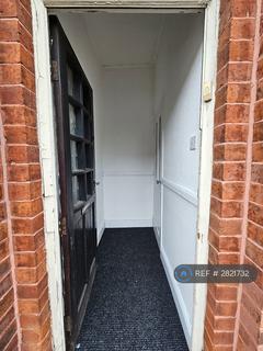 2 bedroom terraced house to rent, Fields New Road, Oldham, OL9