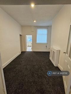 2 bedroom terraced house to rent, Fields New Road, Oldham, OL9