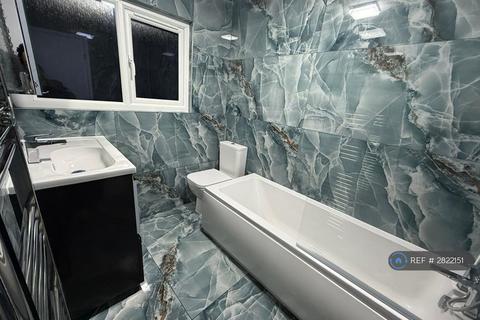 3 bedroom semi-detached house to rent, Fitzroy Crescent, Reading, RG5