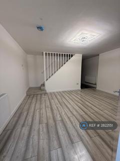 3 bedroom semi-detached house to rent, Fitzroy Crescent, Reading, RG5