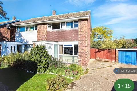 undefined, Fitzroy Crescent, Reading, RG5
