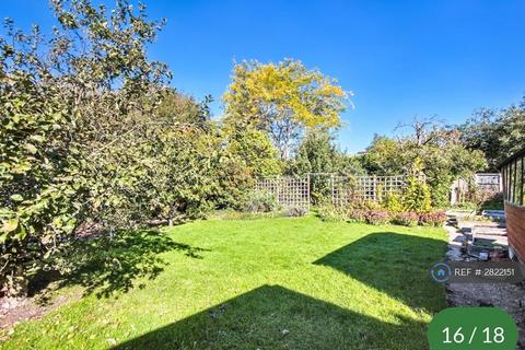 undefined, Fitzroy Crescent, Reading, RG5
