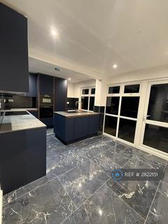 undefined, Fitzroy Crescent, Reading, RG5