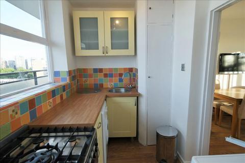 2 bedroom flat to rent, Lutyens House, SW1, London, SW1V