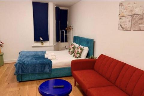 Studio to rent, Golders Green Road